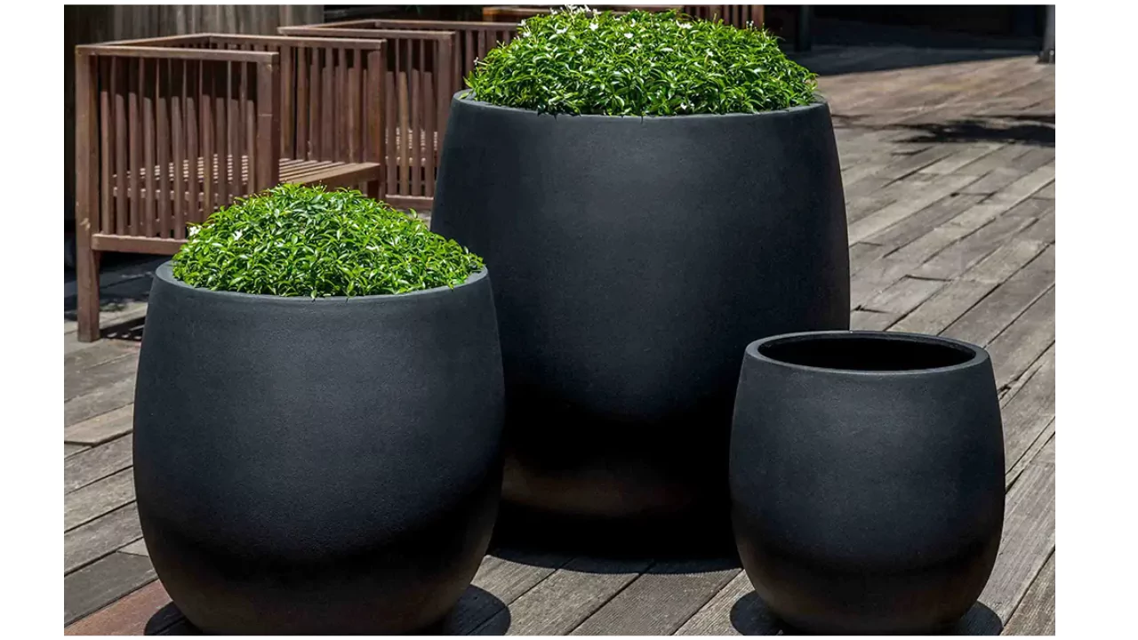 Fiberglass wall planter